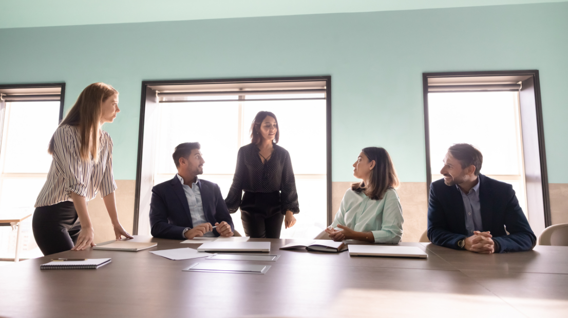 Gruppo di executive in riunione