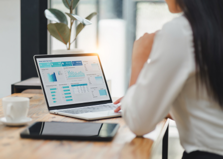 Roberto Loro (CTO di Deda) parla sul palco