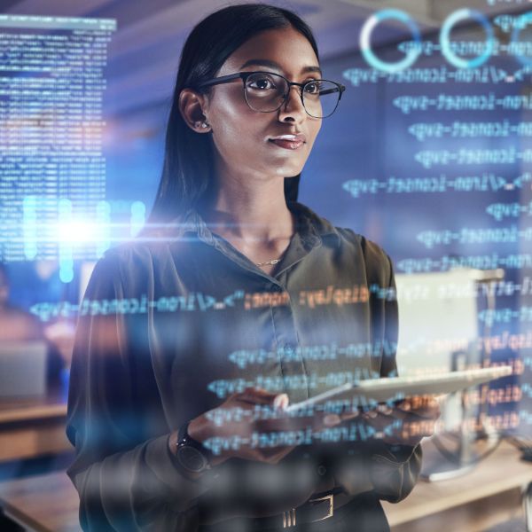 Ragazza che guarda schermo 3d